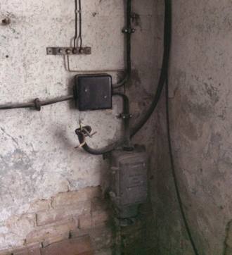 Alter Elektro- Hausanschluss