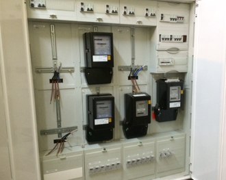 Neuer Hausanschlusskasten im Mehrfamilienhaus